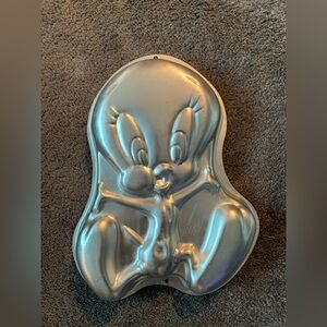 TWEETY BIRD CAKE PAN. Wilton. Good used condition.